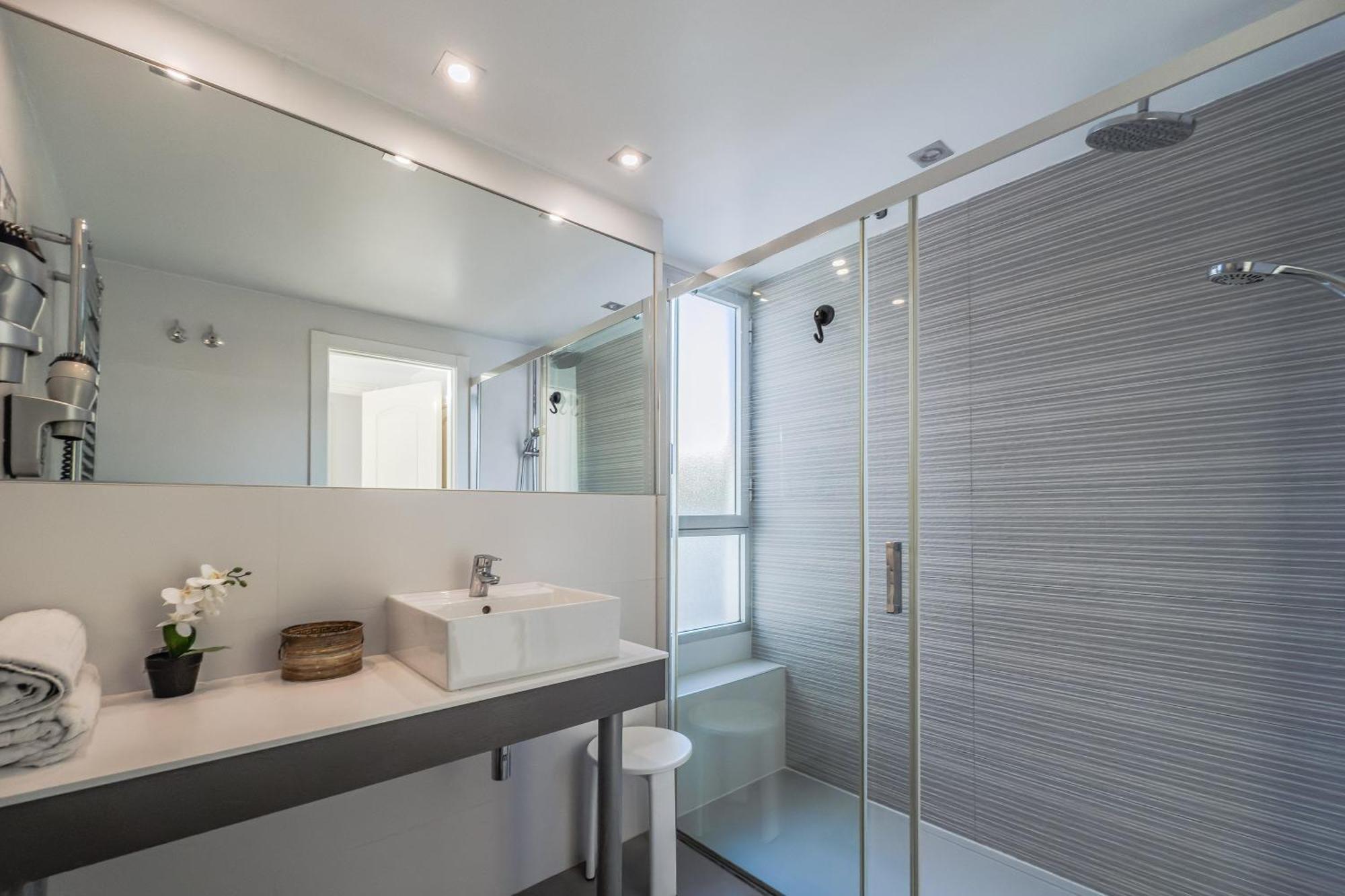 Apartamento New Charming By The With Swimming Pool, Parking & Tennis Court