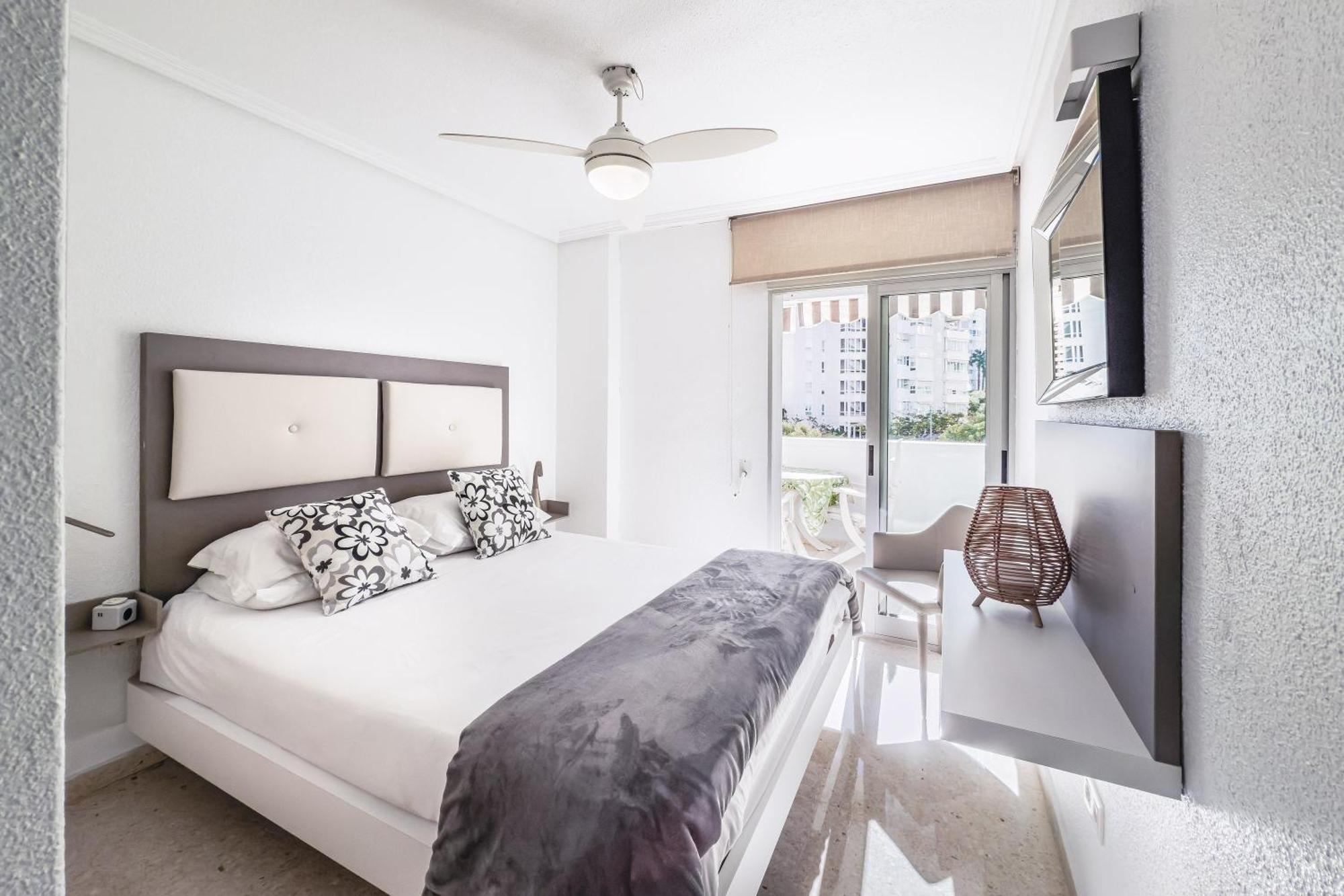 Apartamento New Charming By The With Swimming Pool, Parking & Tennis Court *