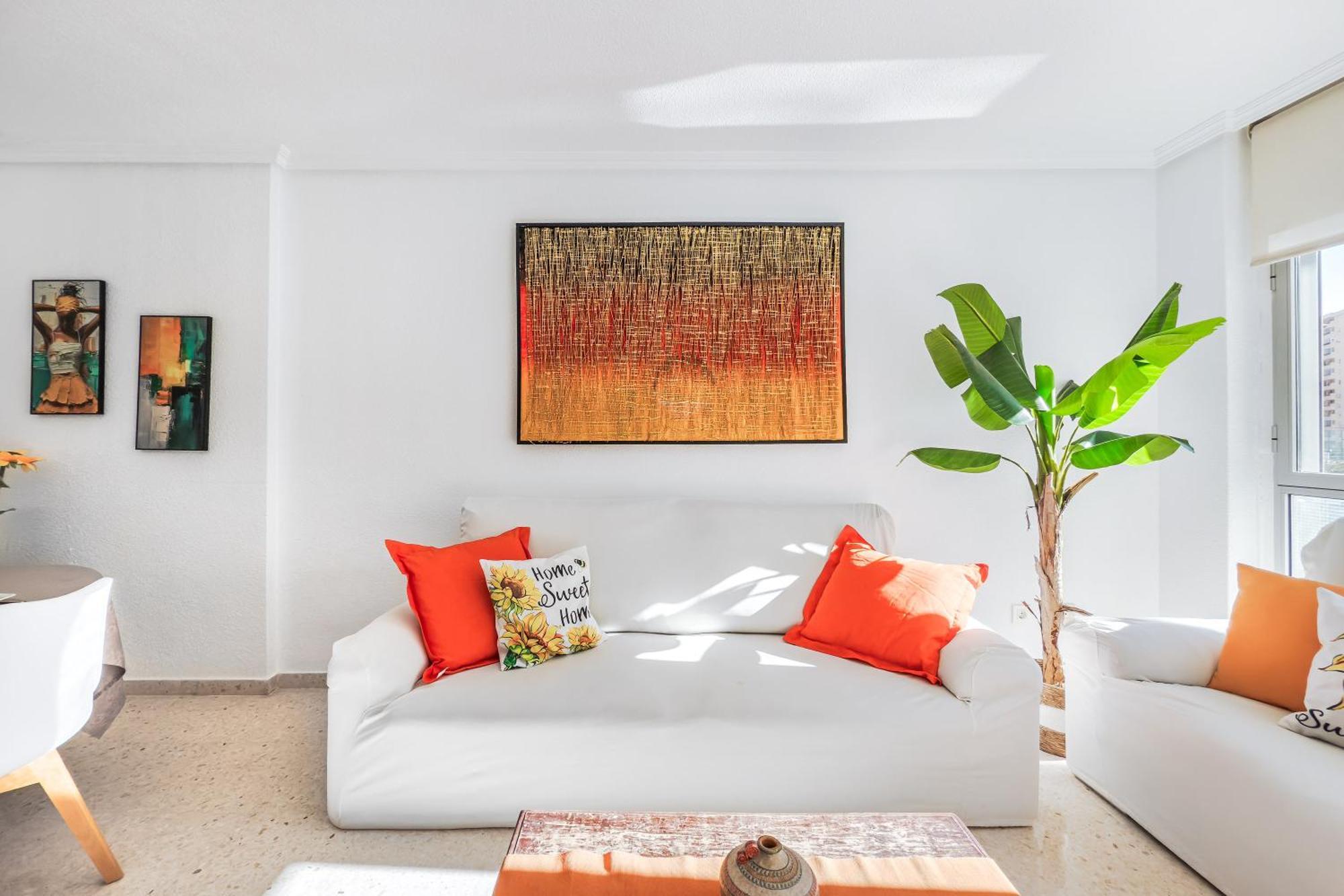 New Charming By The With Swimming Pool, Parking & Tennis Court