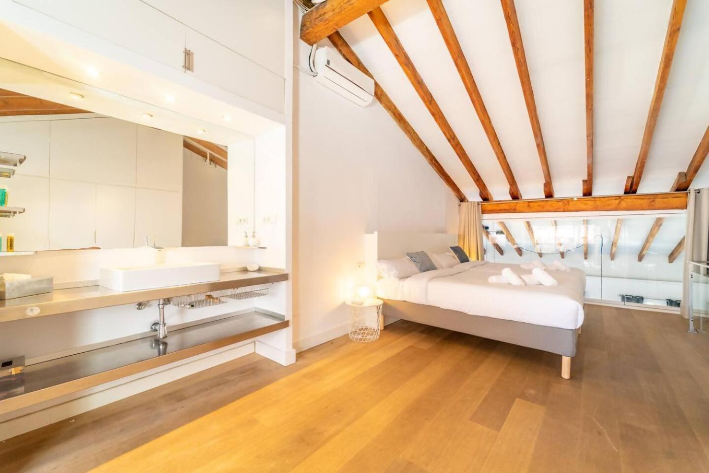 Lovelyloft Altamira Duplex Apartment