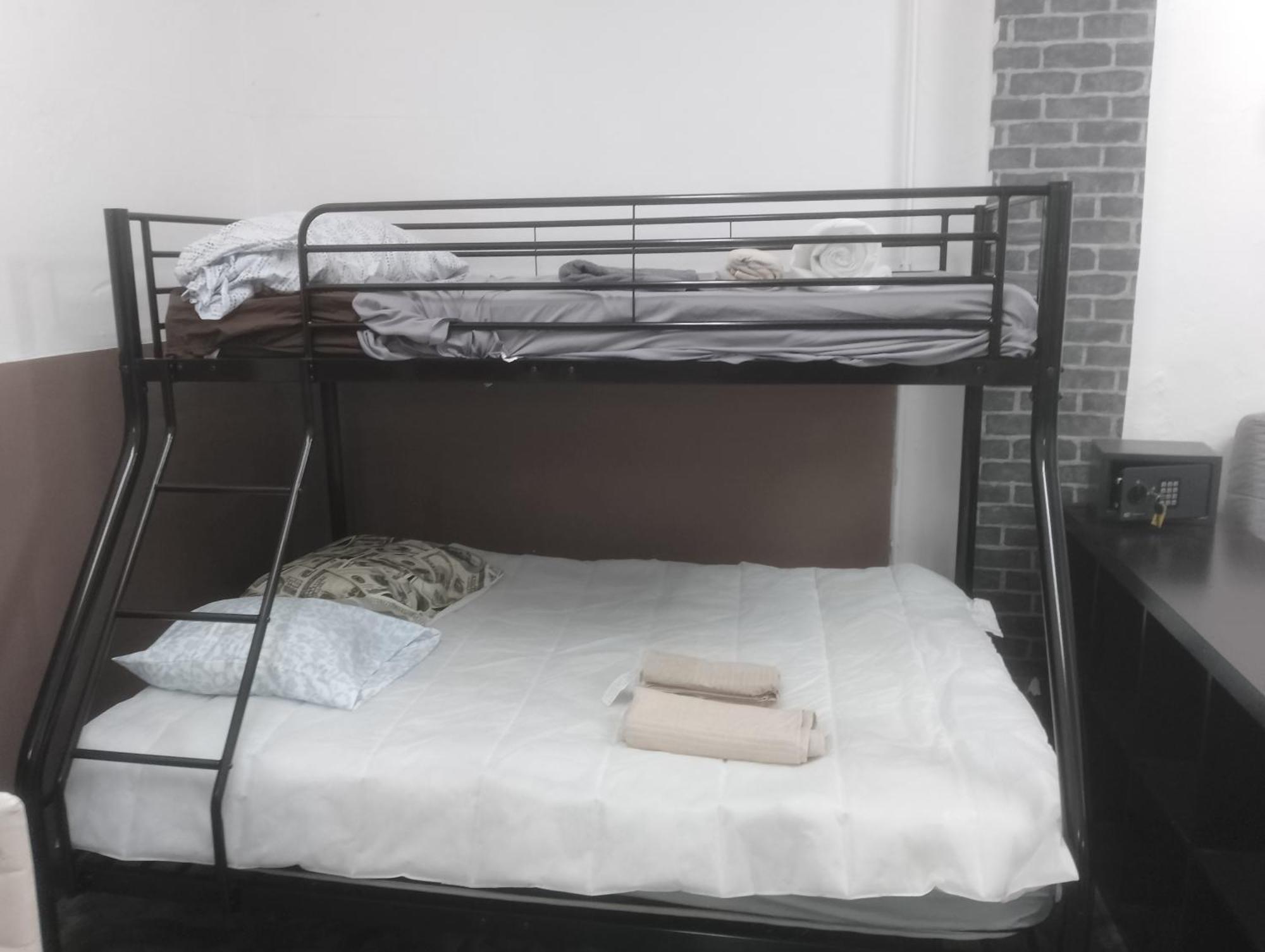 Rabasa - Casas De Planta Baja Familiar 8 Personas Homestay *
