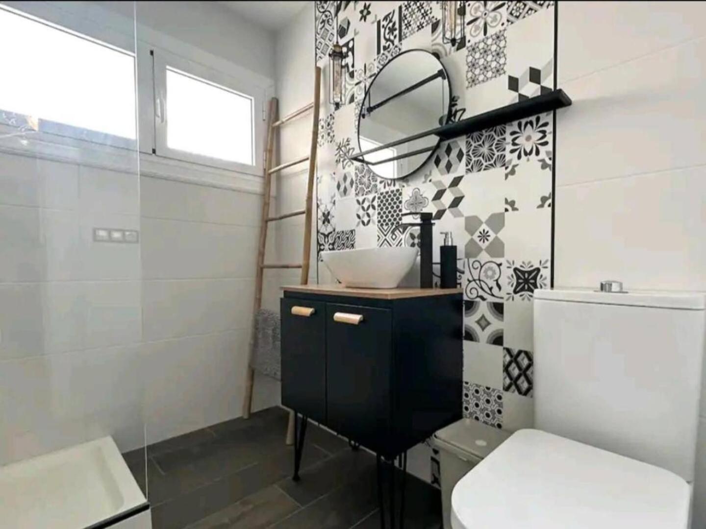Apartamento Stylish & Fully Furnished 3 Bedrooms Flat -4 Min Walk To Beautiful
