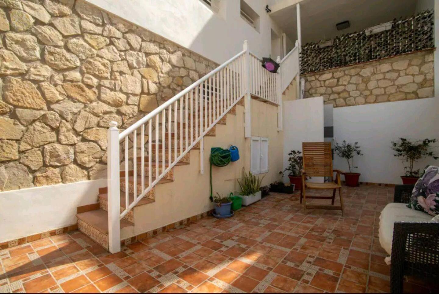 Apartamento Stylish & Fully Furnished 3 Bedrooms Flat -4 Min Walk To Beautiful Alicante