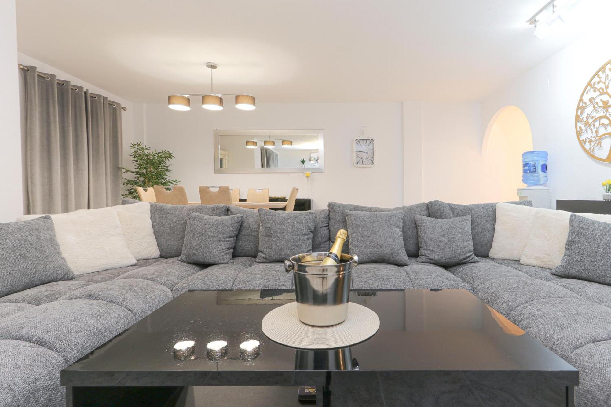 Presidential Villamartin Plaza Av Brisas 67 * Alicante