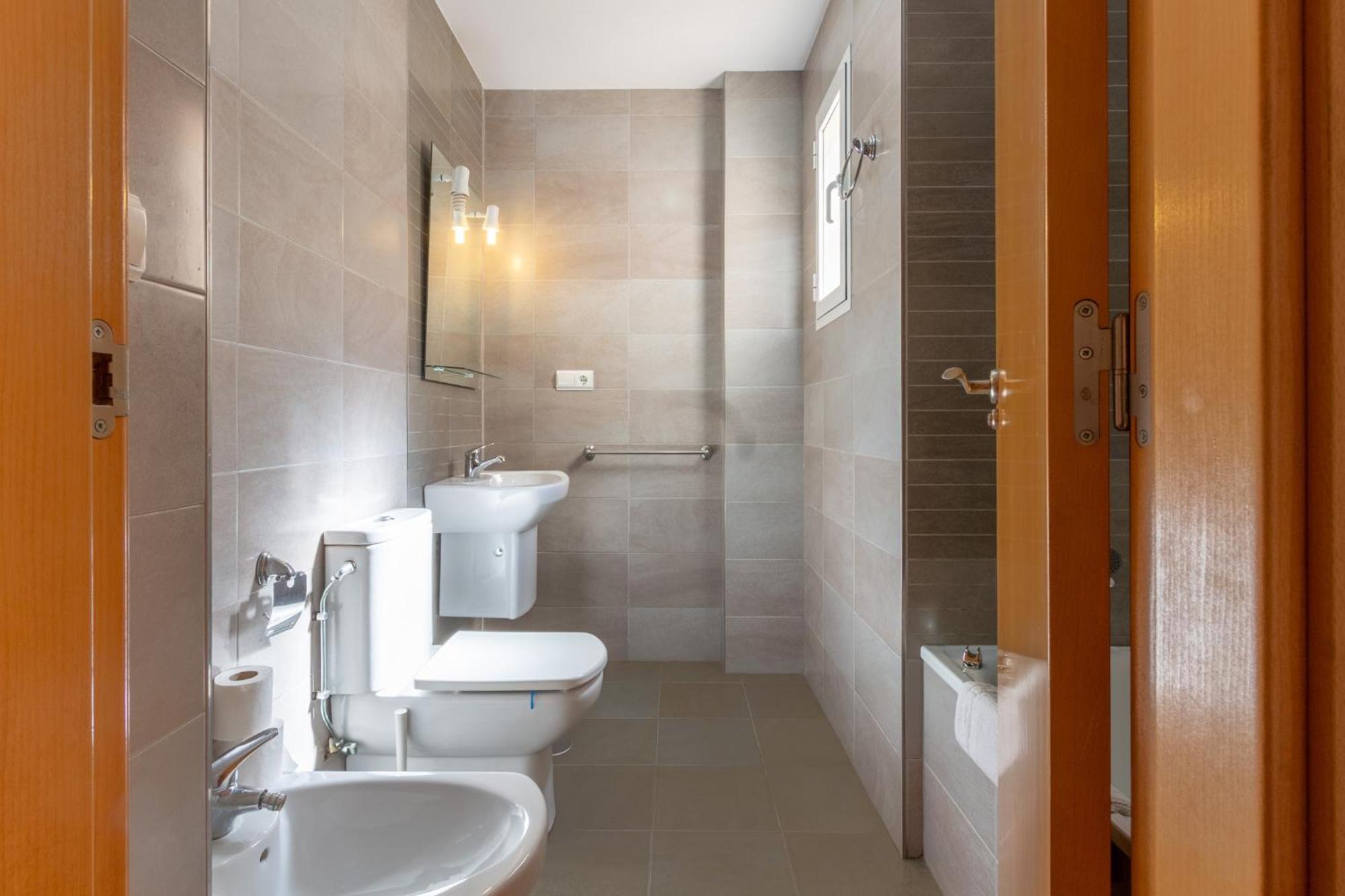 Apartamento Cerca Del Mar Y Aeropuerto *