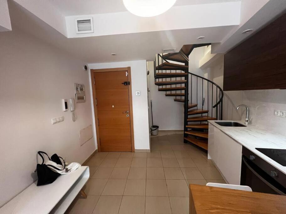 Apartamento Habitación Privada En El Dúplex, Centro De Alicante, Casco Antiguo *