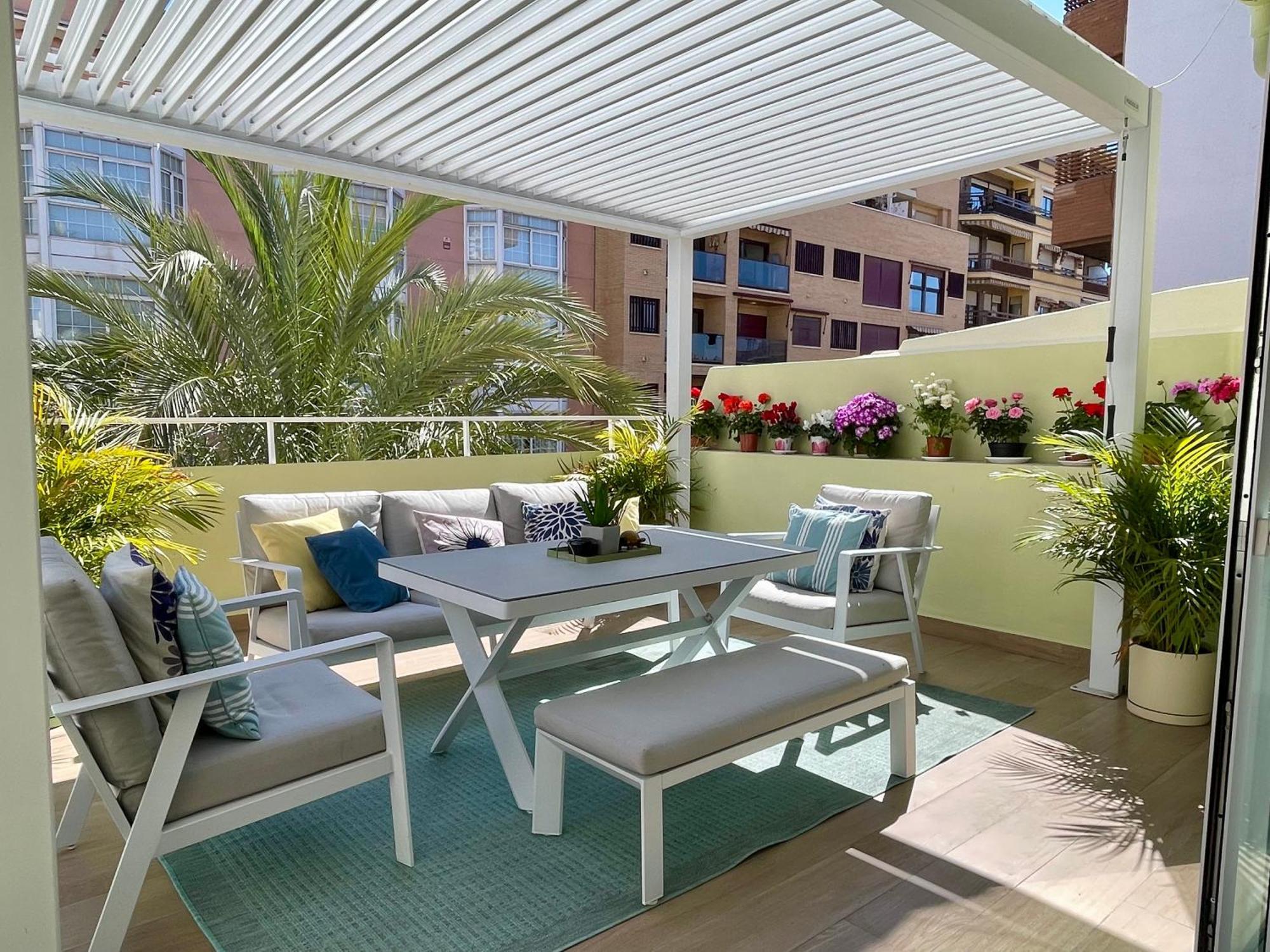 Apartamento Gran Atico Con Terraza En El Centro De Alicante