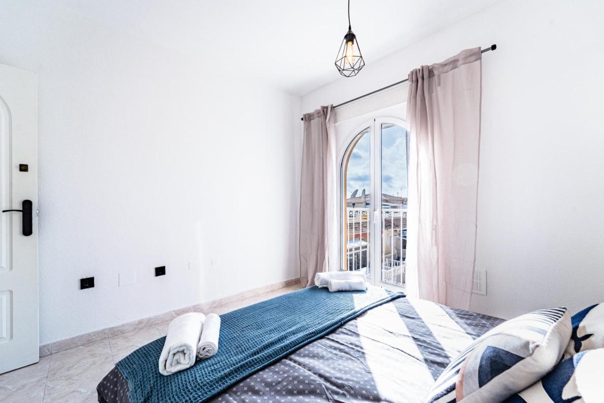 Renovated Townhouse - Rooftop, Garden & Stunning Views Сasa de vacaciones *