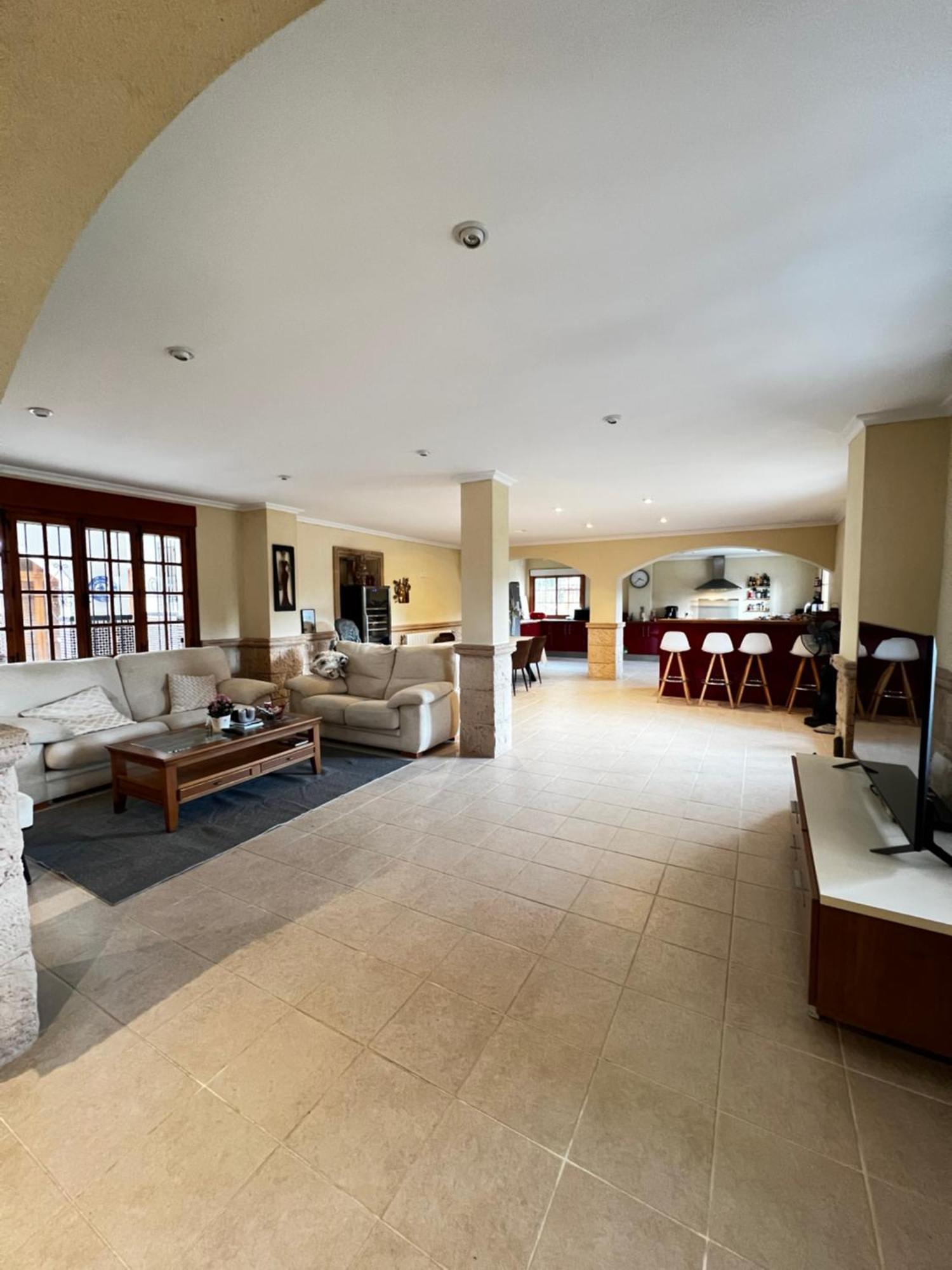 With Private Pool & Bbq, Close To The