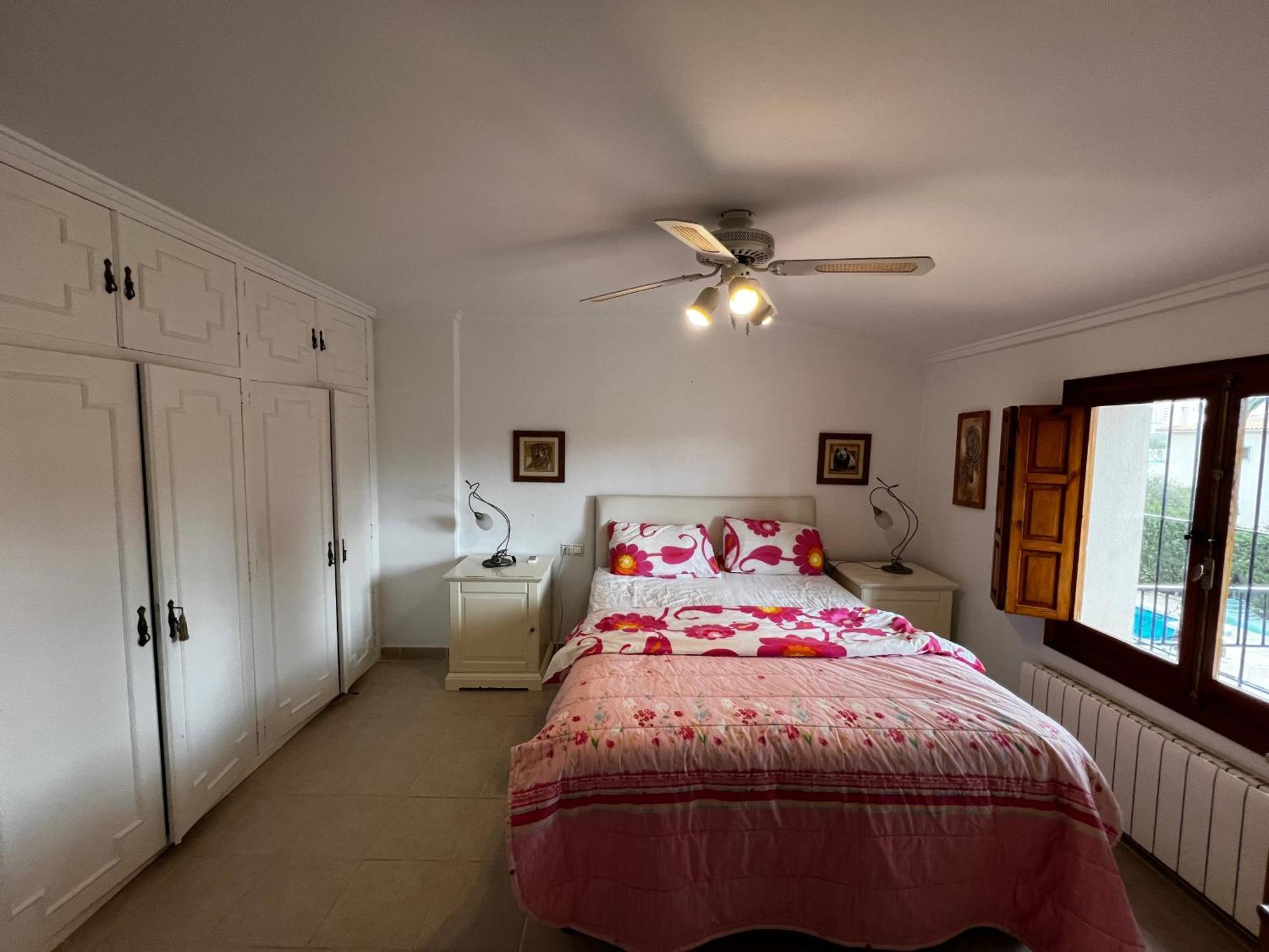 With Private Pool & Bbq, Close To The *