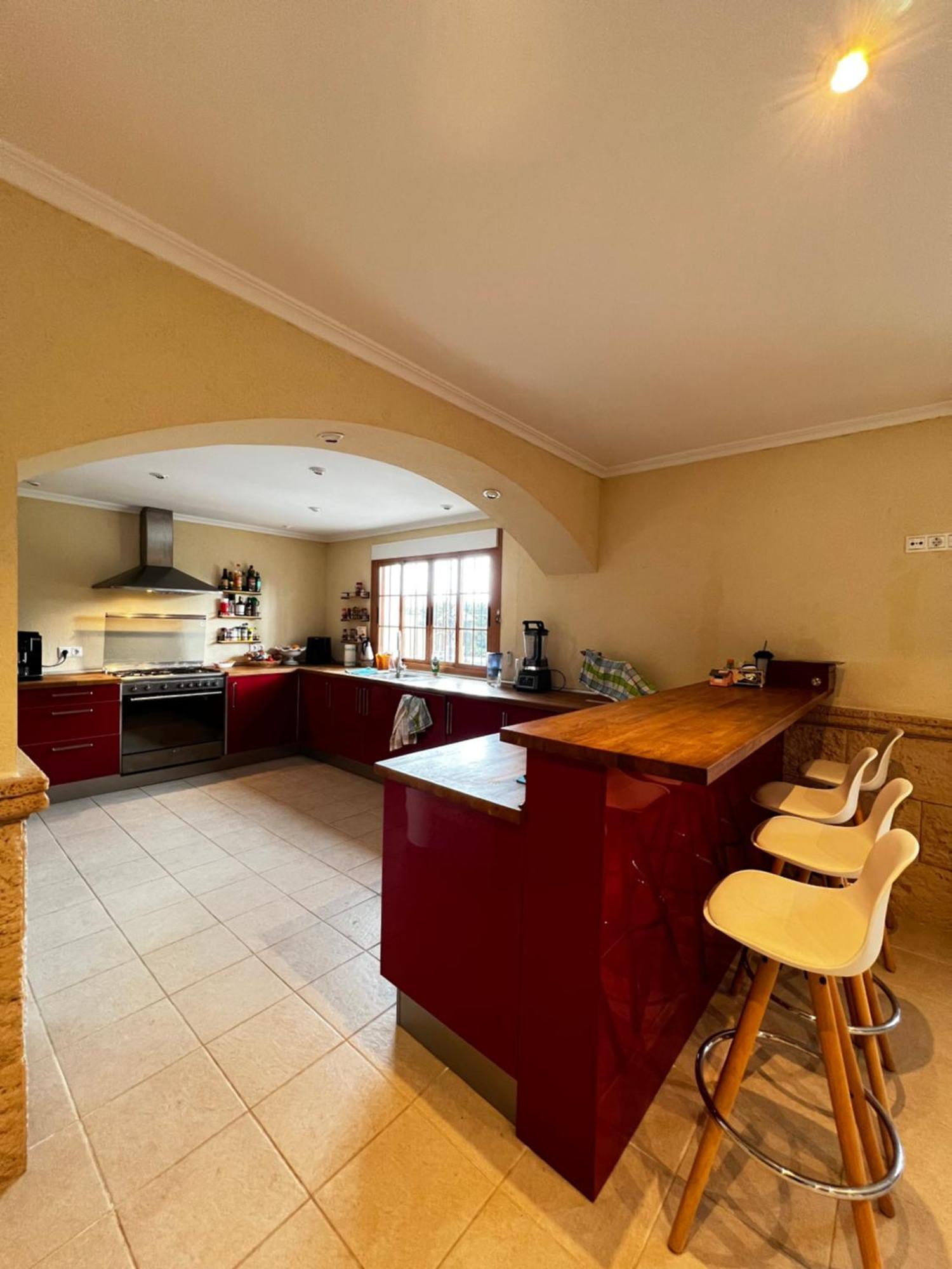 With Private Pool & Bbq, Close To The Alicante