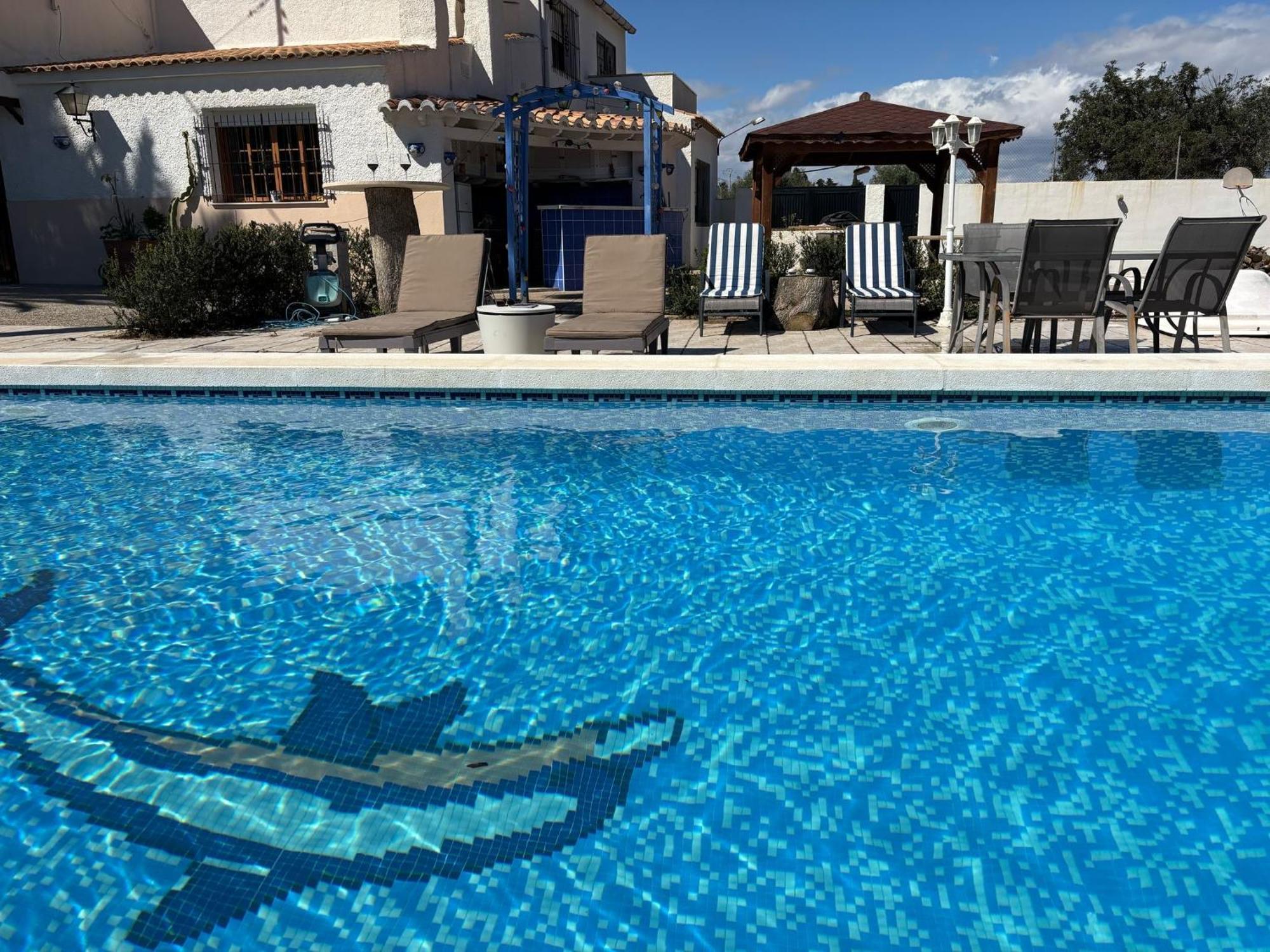With Private Pool & Bbq, Close To The Chalet *