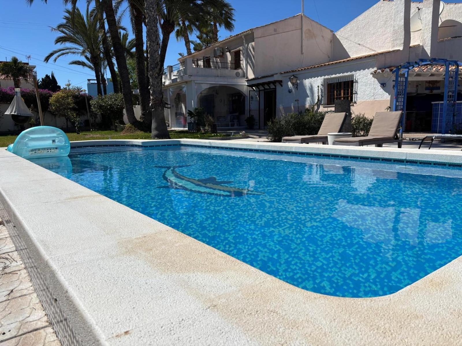 With Private Pool & Bbq, Close To The * Alicante