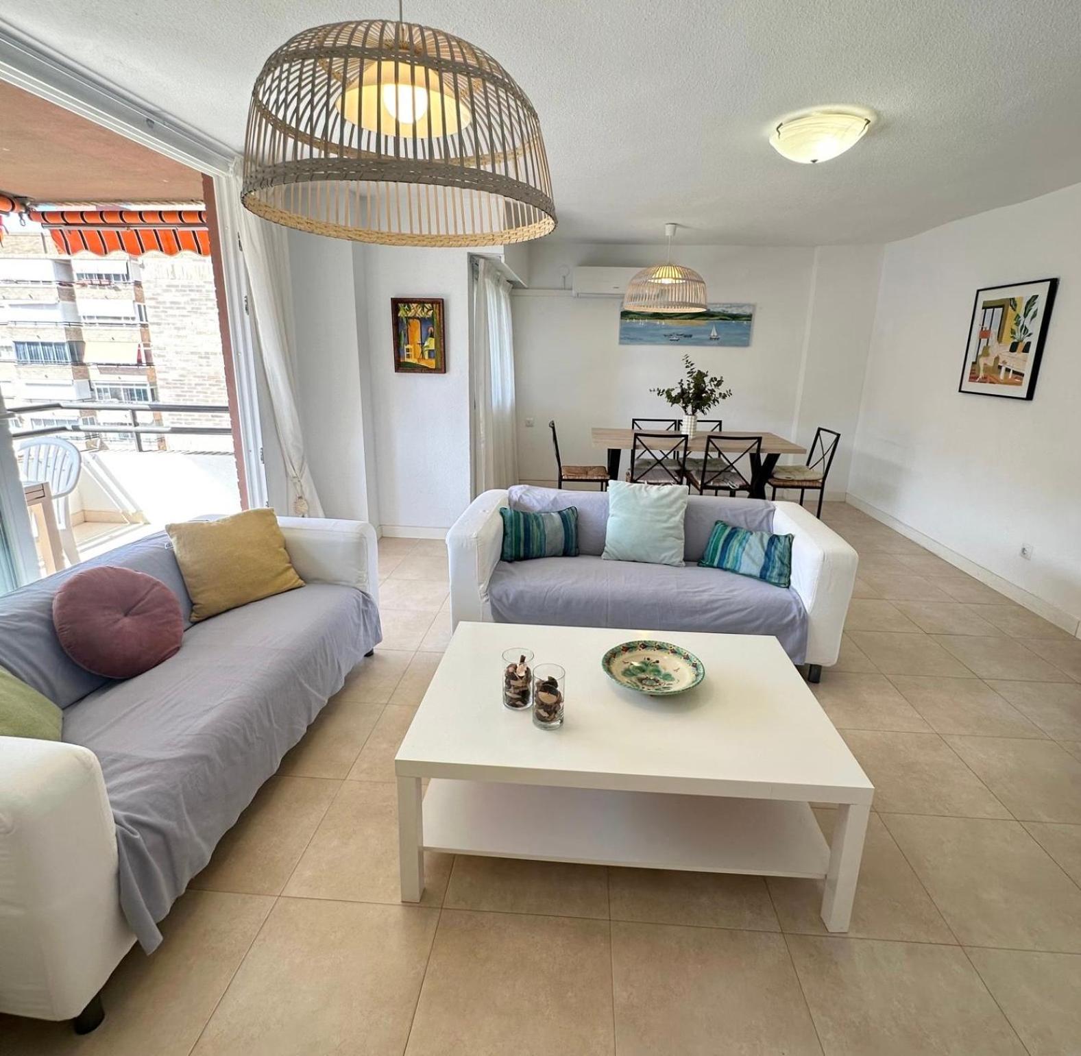 Gran Apartamento, Aire Acondicionado, Piscina Y Parking Gratuito * Alicante