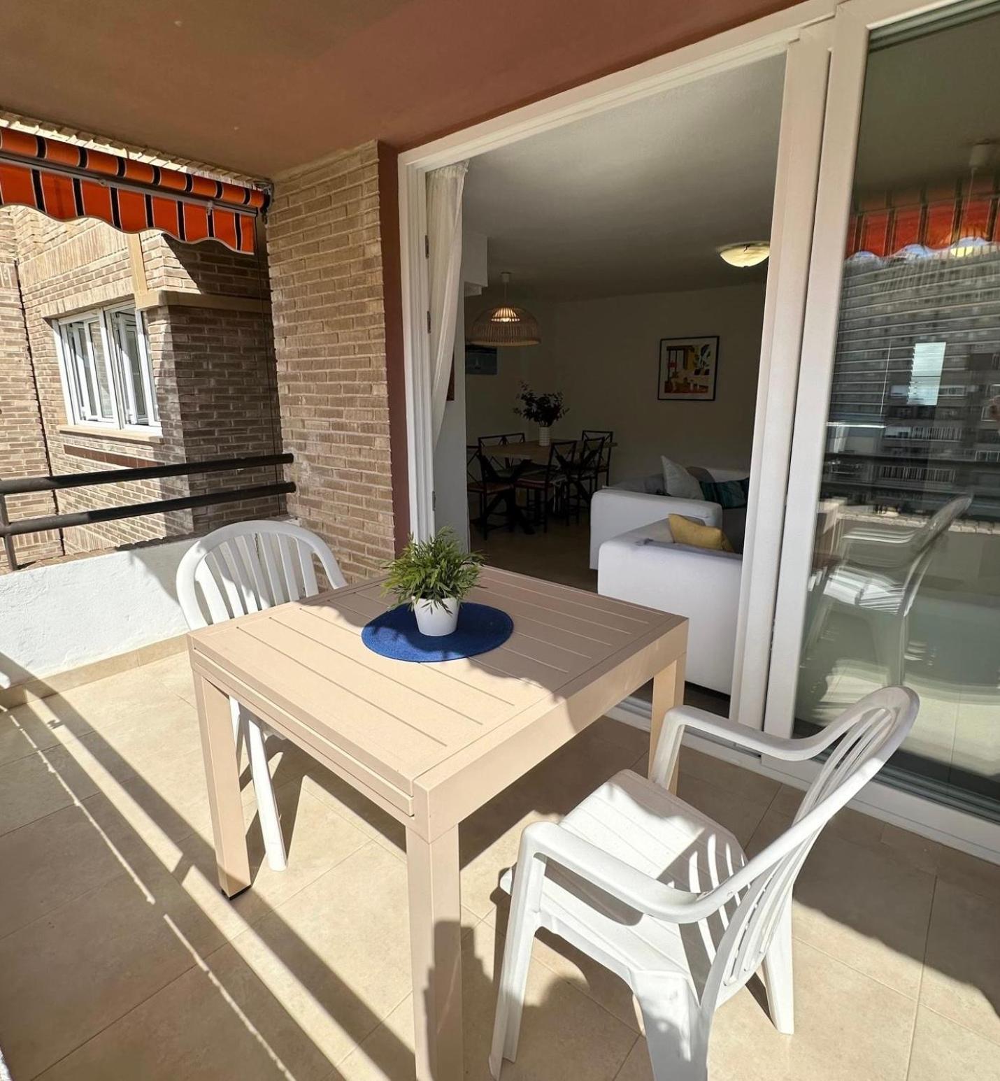 Gran Apartamento, Aire Acondicionado, Piscina Y Parking Gratuito Apartamento *