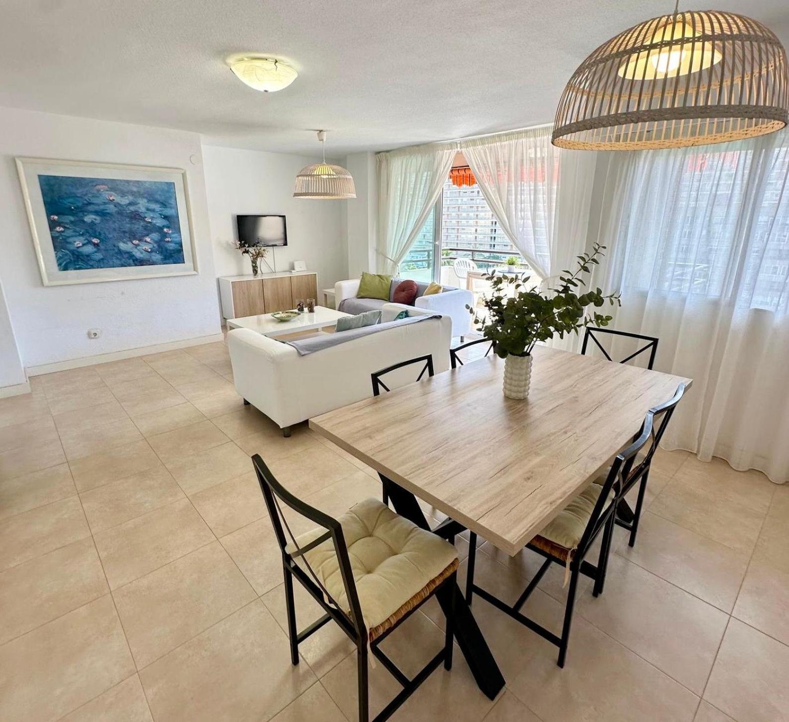 Gran Apartamento, Aire Acondicionado, Piscina Y Parking Gratuito Apartamento Alicante