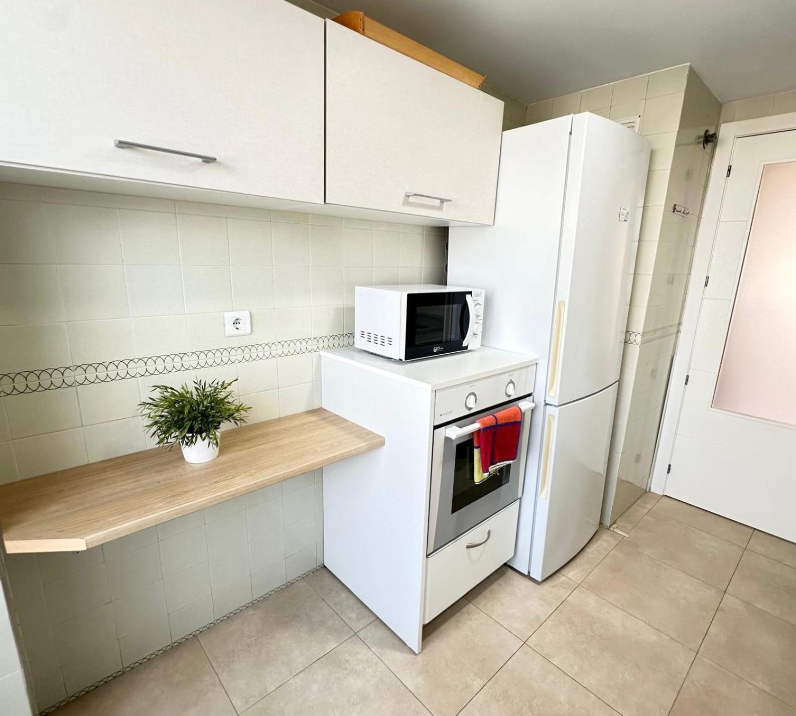 Gran Apartamento, Aire Acondicionado, Piscina Y Parking Gratuito *