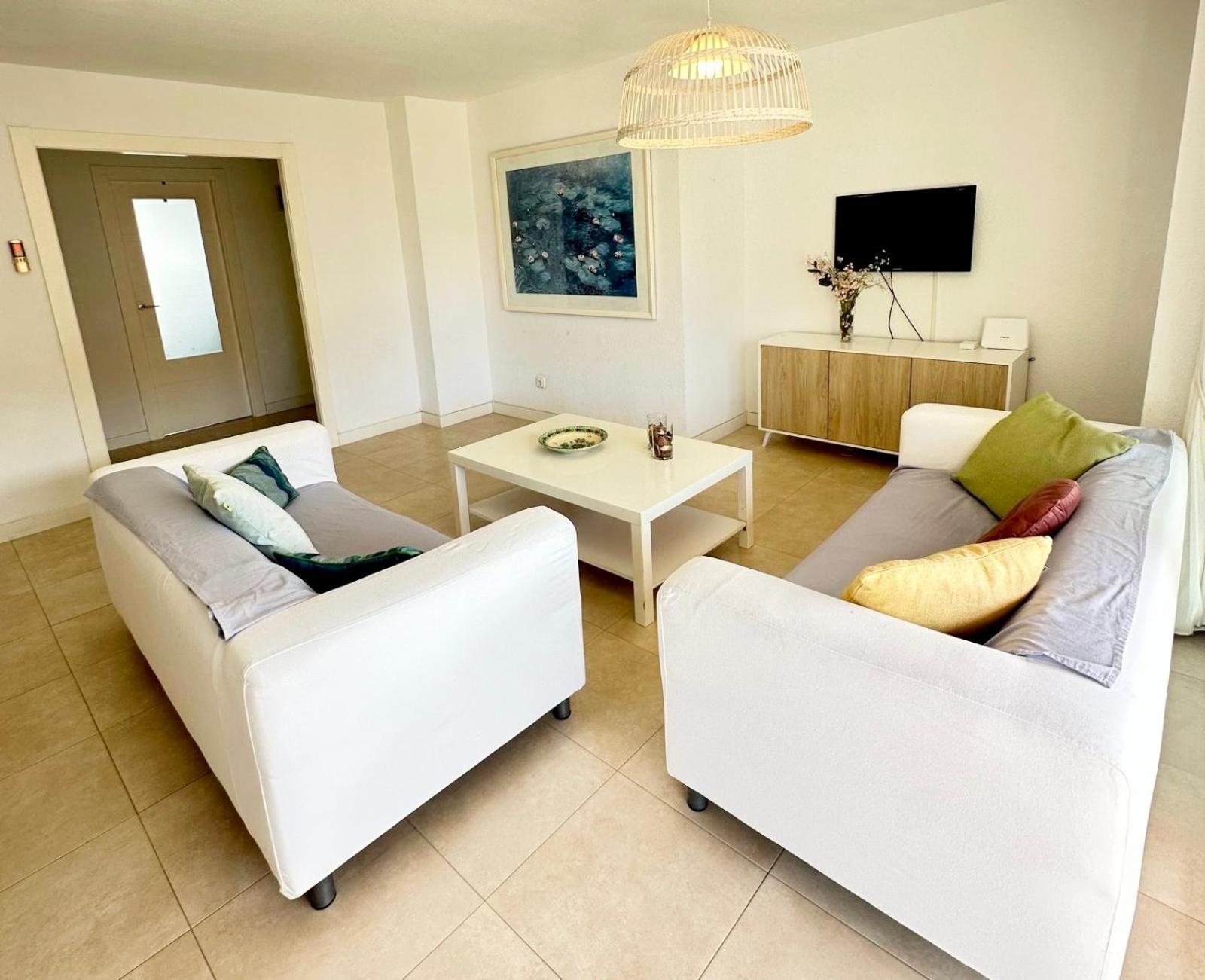 Gran Apartamento, Aire Acondicionado, Piscina Y Parking Gratuito Apartamento
