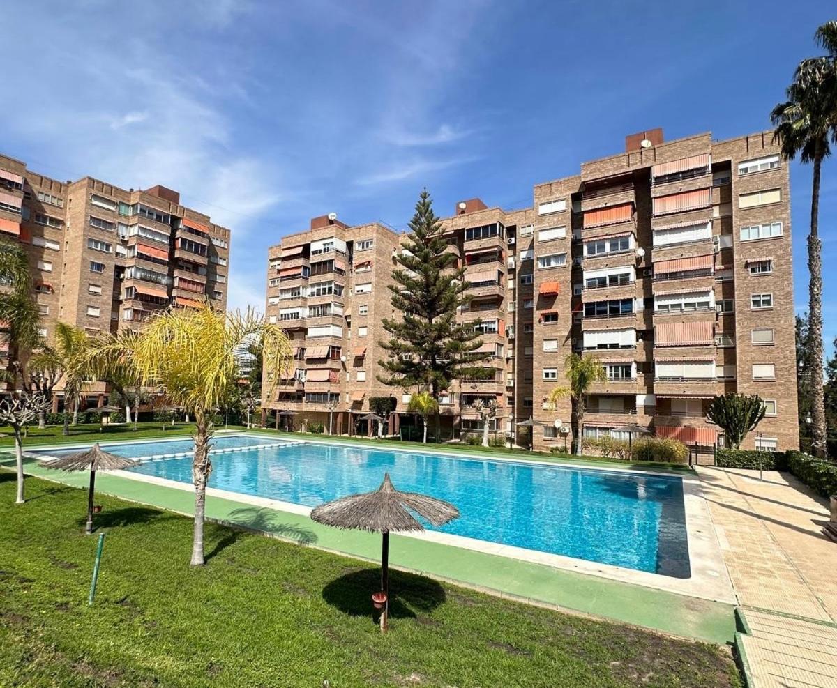 Gran Apartamento, Aire Acondicionado, Piscina Y Parking Gratuito Apartamento *