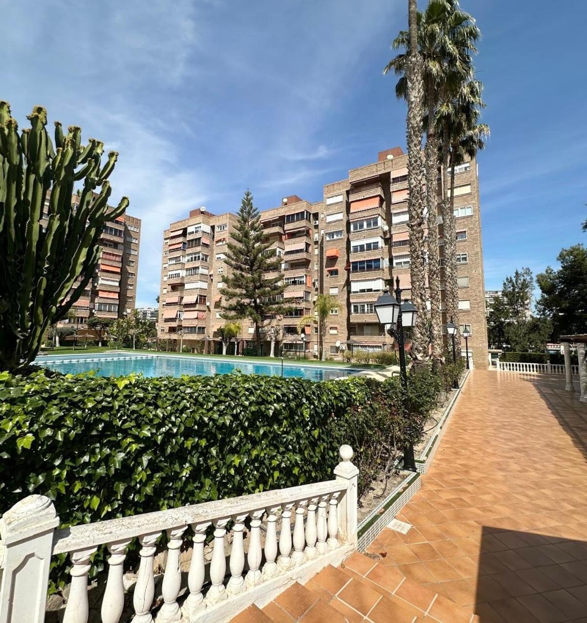 Gran Apartamento, Aire Acondicionado, Piscina Y Parking Gratuito