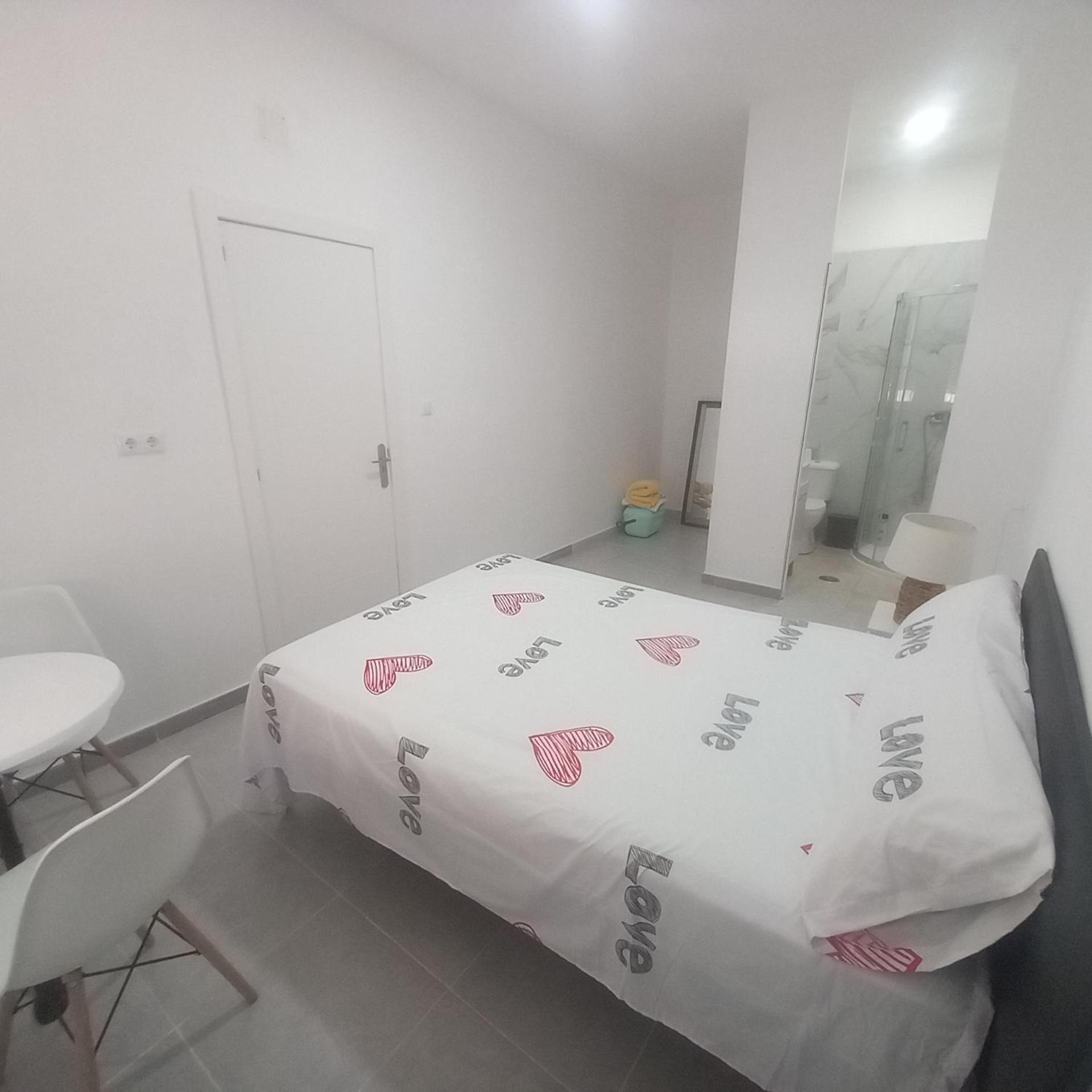Emma Lovely With Private Bathroom Habitación en casa particular
