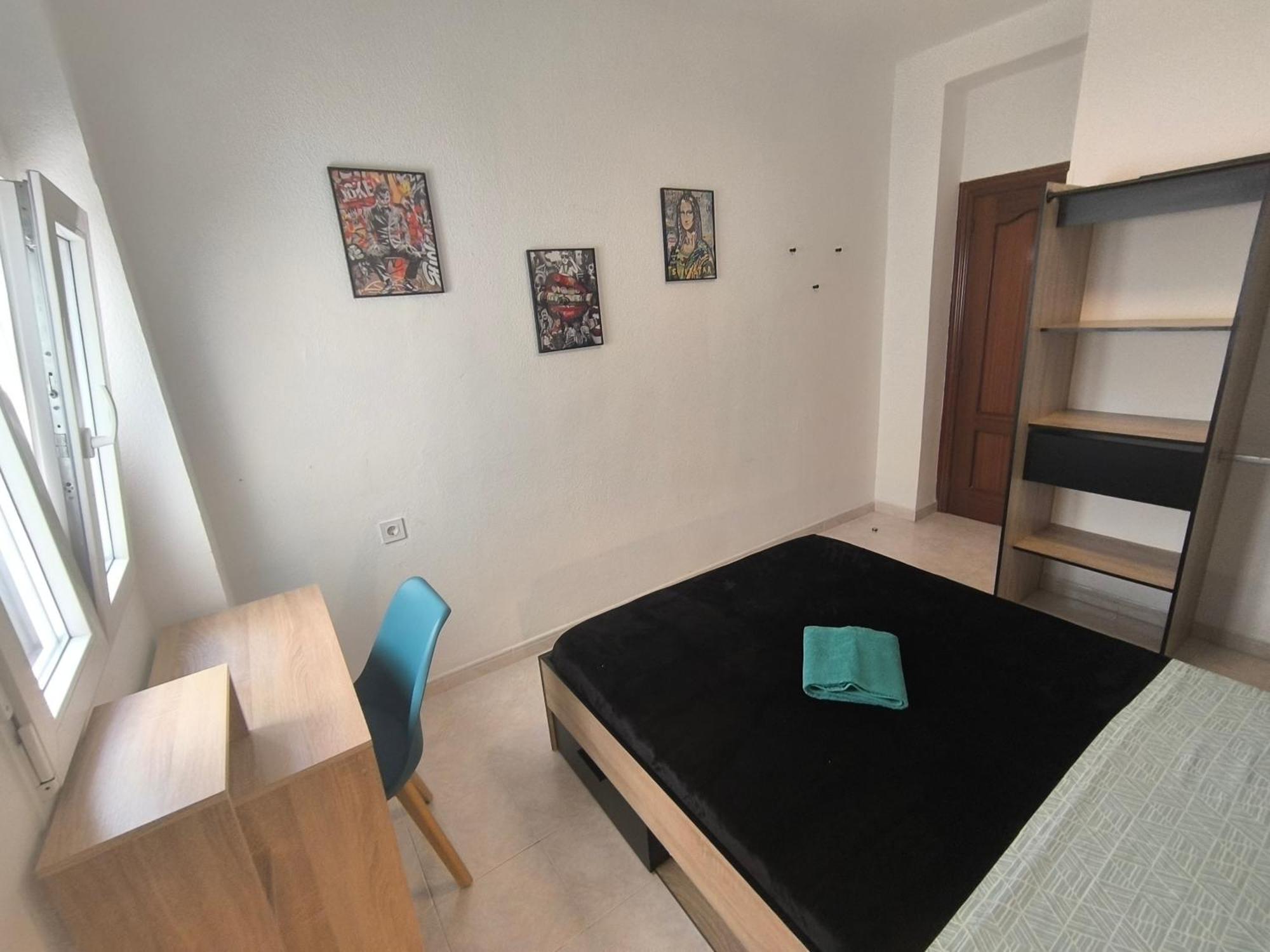 Shared With Host Homestay Alicante