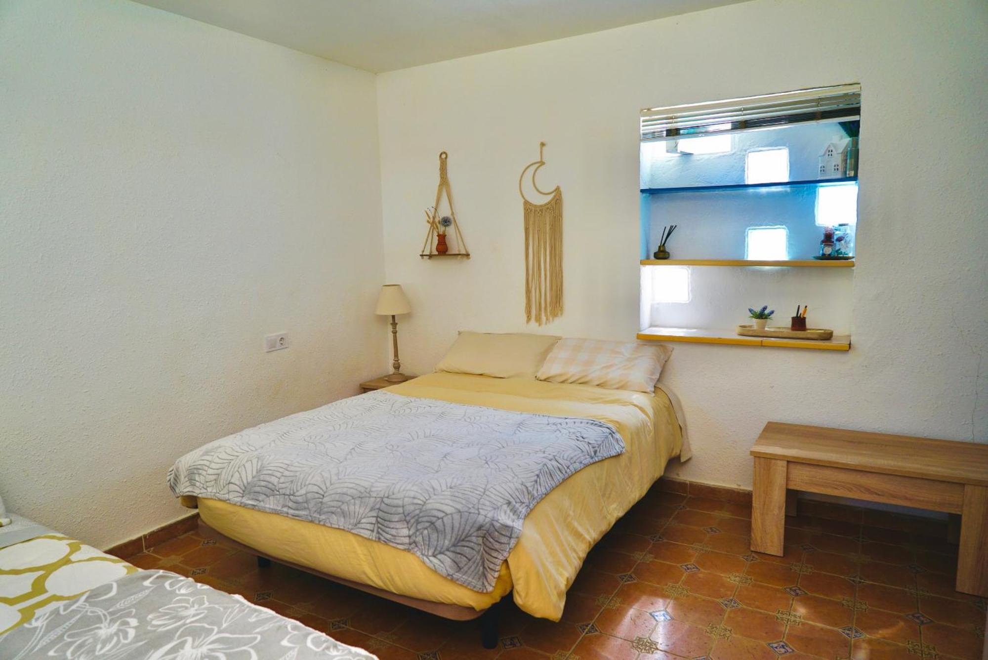Estudio Adosado Con Jardin Y Parking Privado