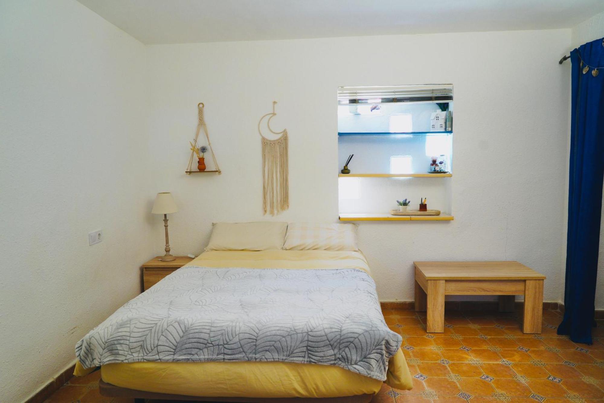 Estudio Adosado Con Jardin Y Parking Privado