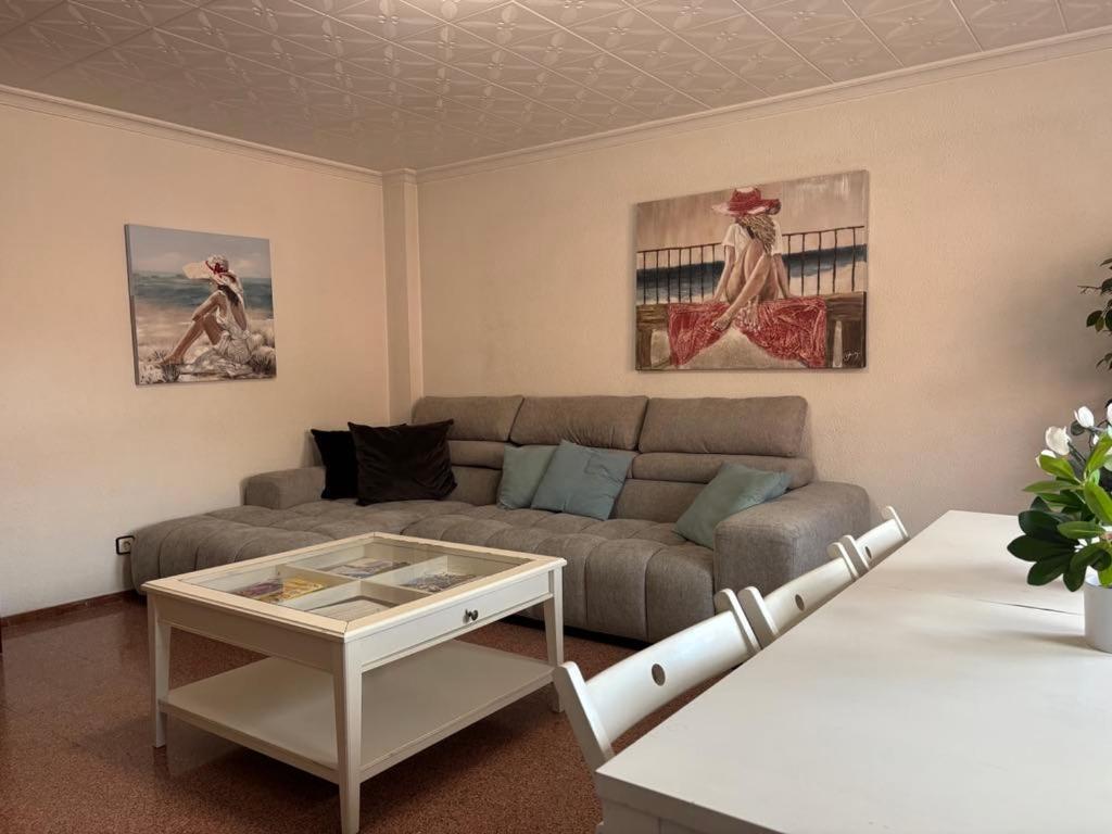 Piso Grande Amplio Grandes Grupos 4 2 Baños, 4ac Y Wifi * Alicante
