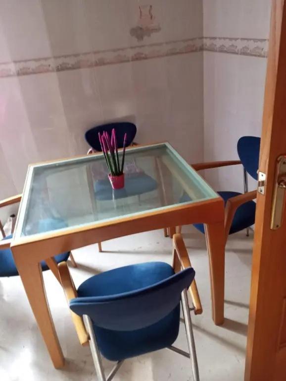 Homestay комната в квартире центре с прживанием в семье Alicante