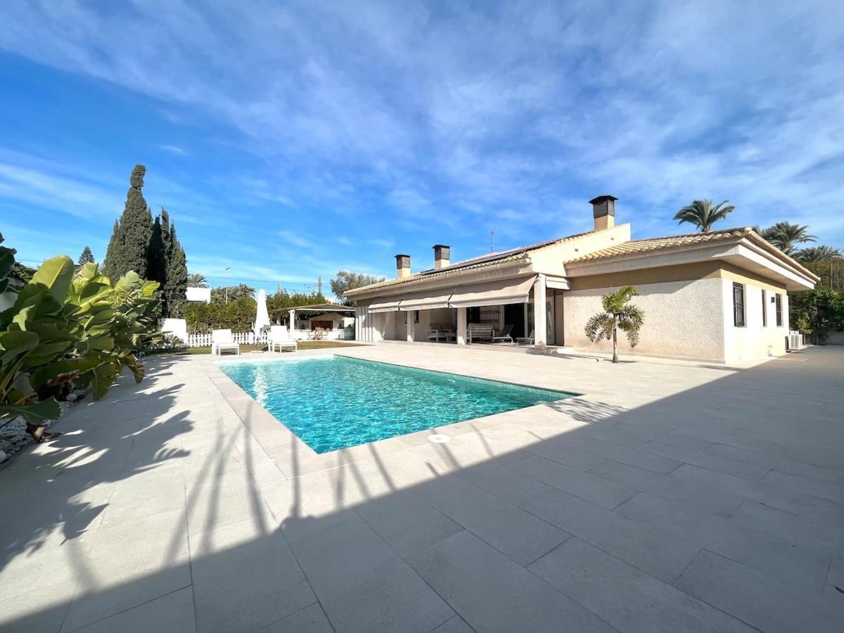 De Lujo Al Lado Del Mar, Piscina, Garaje Wifi, Aacc Villa *