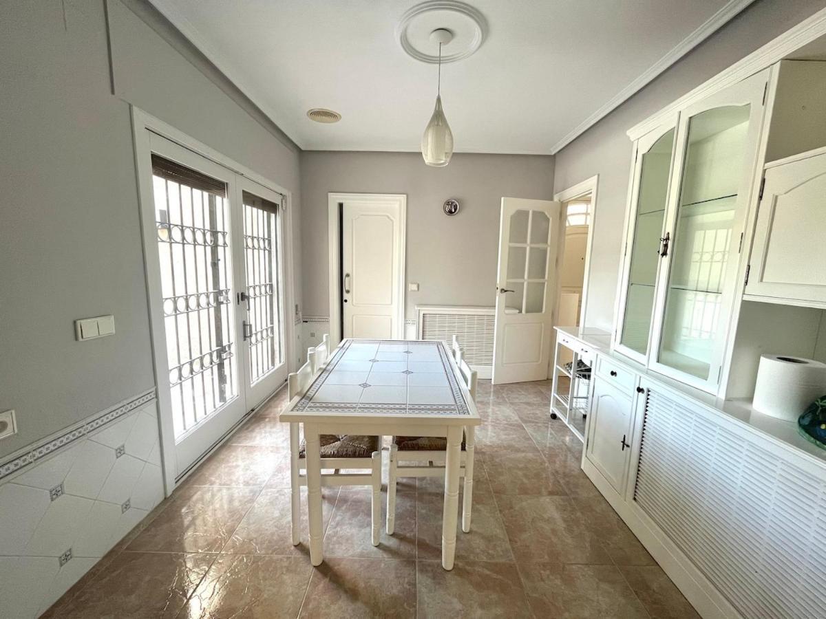 De Lujo Al Lado Del Mar, Piscina, Garaje Wifi, Aacc Villa *