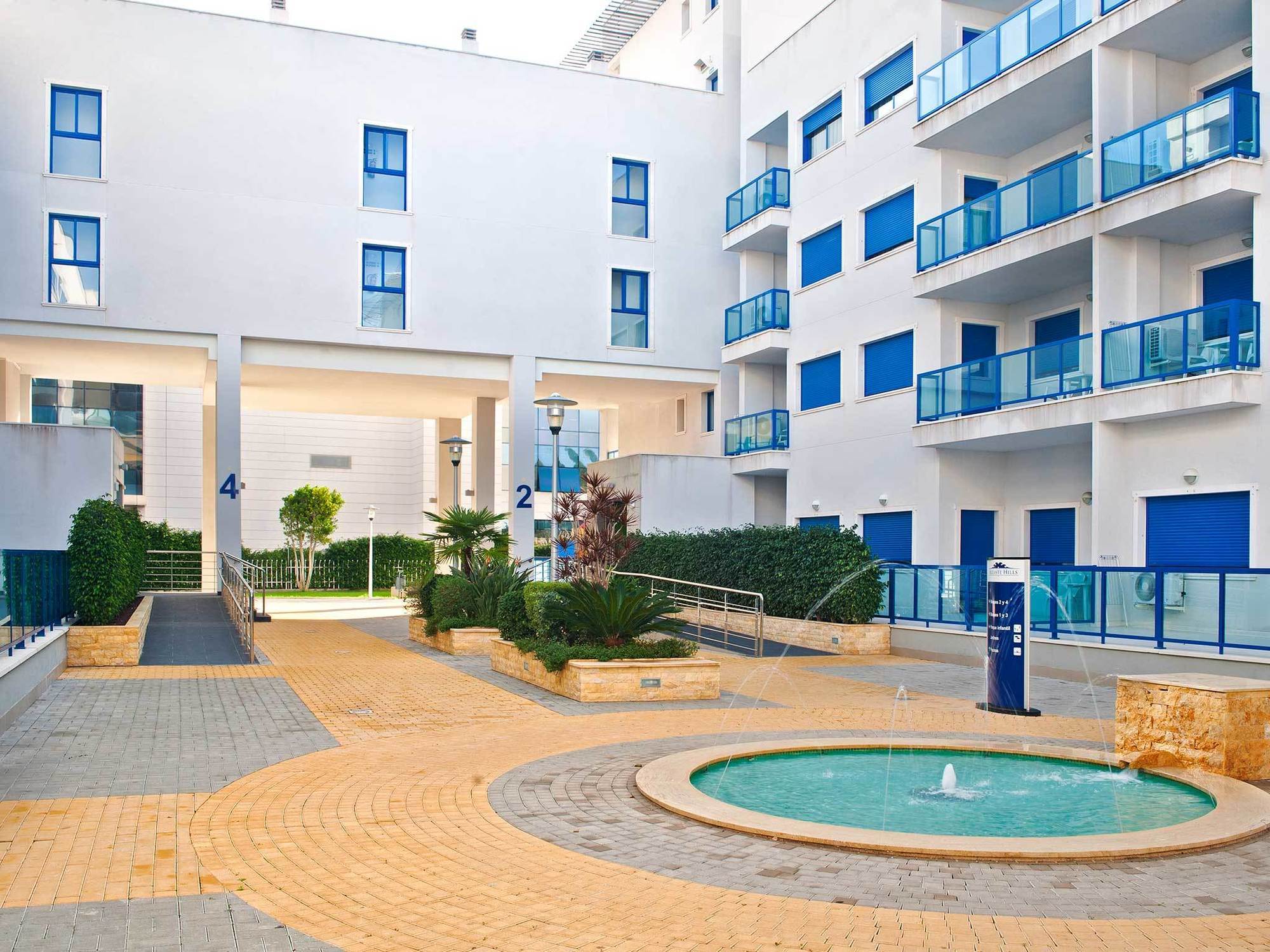 Aparthotel Hills 4*