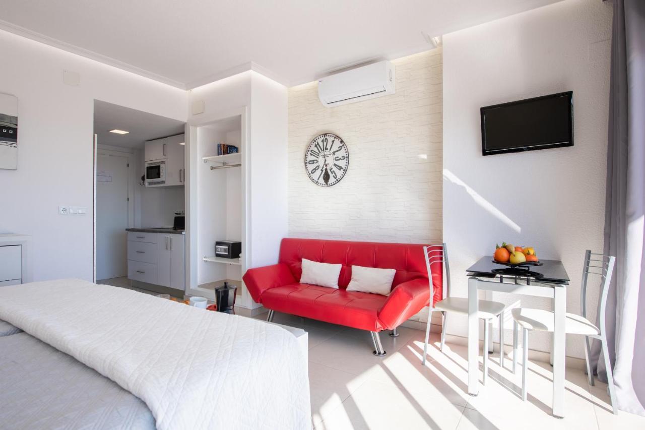 Skylights Apartment *