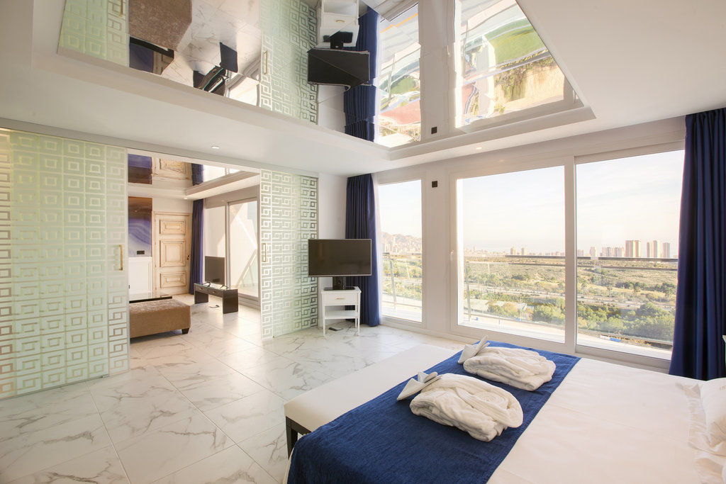Hotel Grand Luxor All Suites 5*