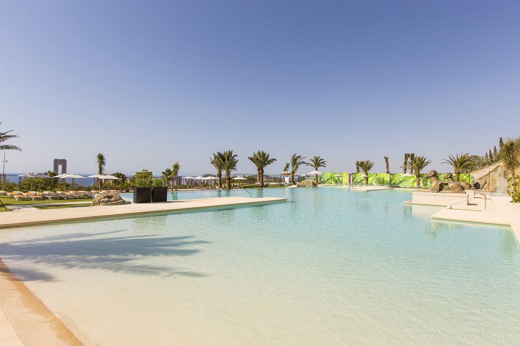 Grand Luxor All Suites Hotel