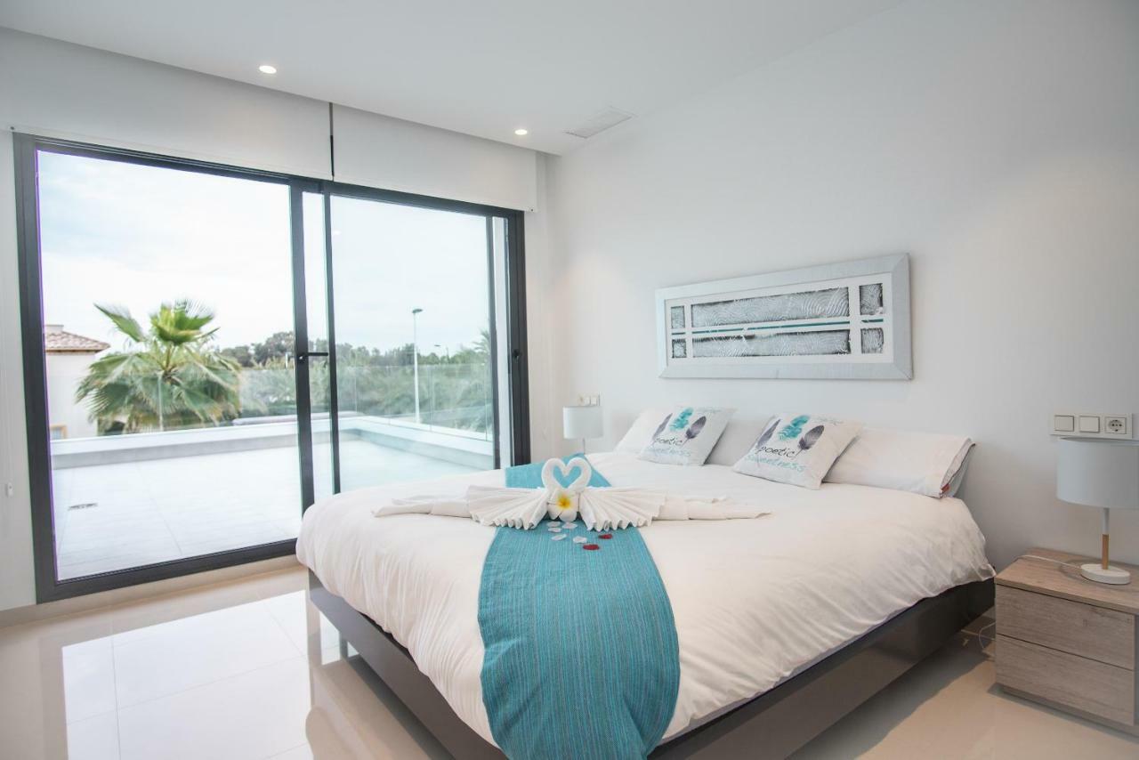 Deluxe La Marina