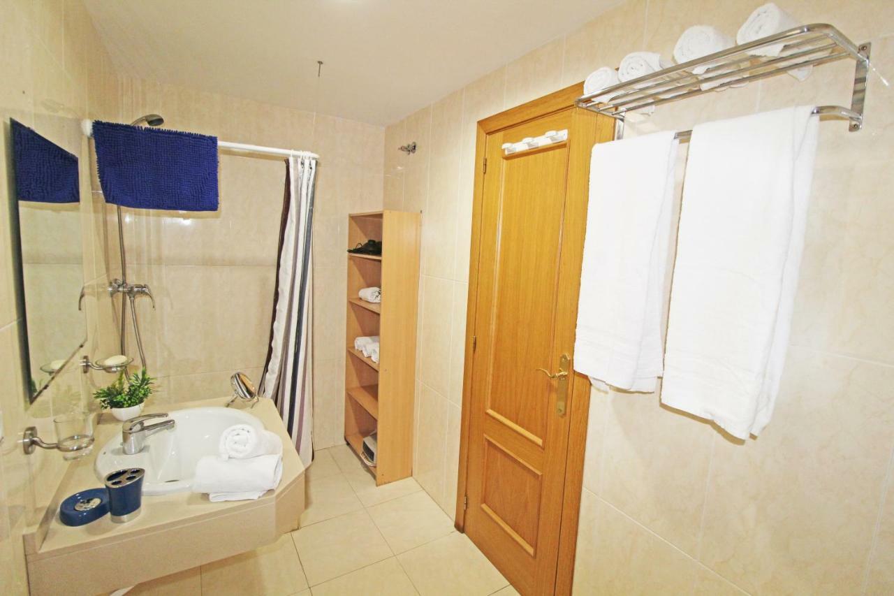 Apartamento Súper Céntrico, Luminoso, Amplio, Terrazas Y Patio