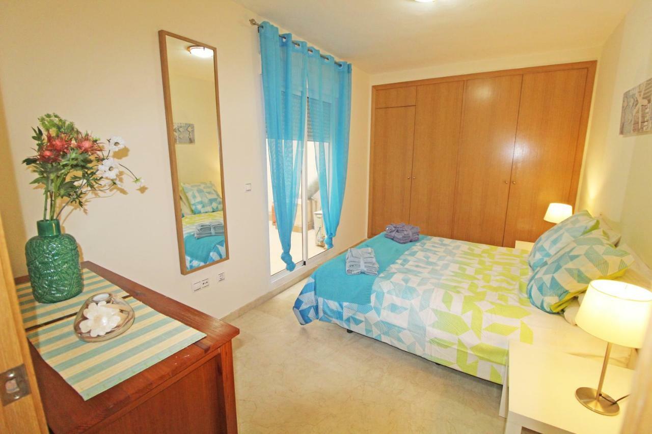 Apartamento Súper Céntrico, Luminoso, Amplio, Terrazas Y Patio