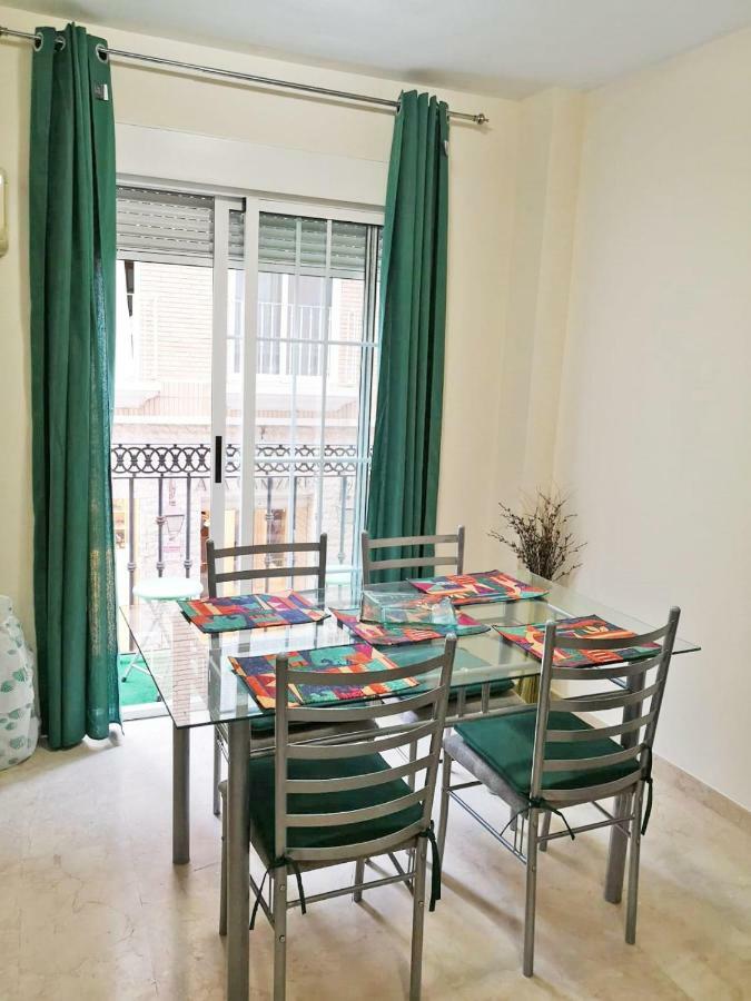 Apartamento Súper Céntrico, Luminoso, Amplio, Terrazas Y Patio *