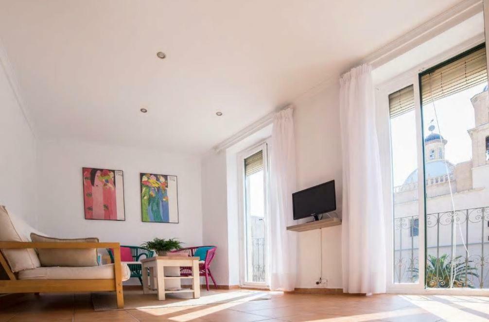 San Pascual Apartment