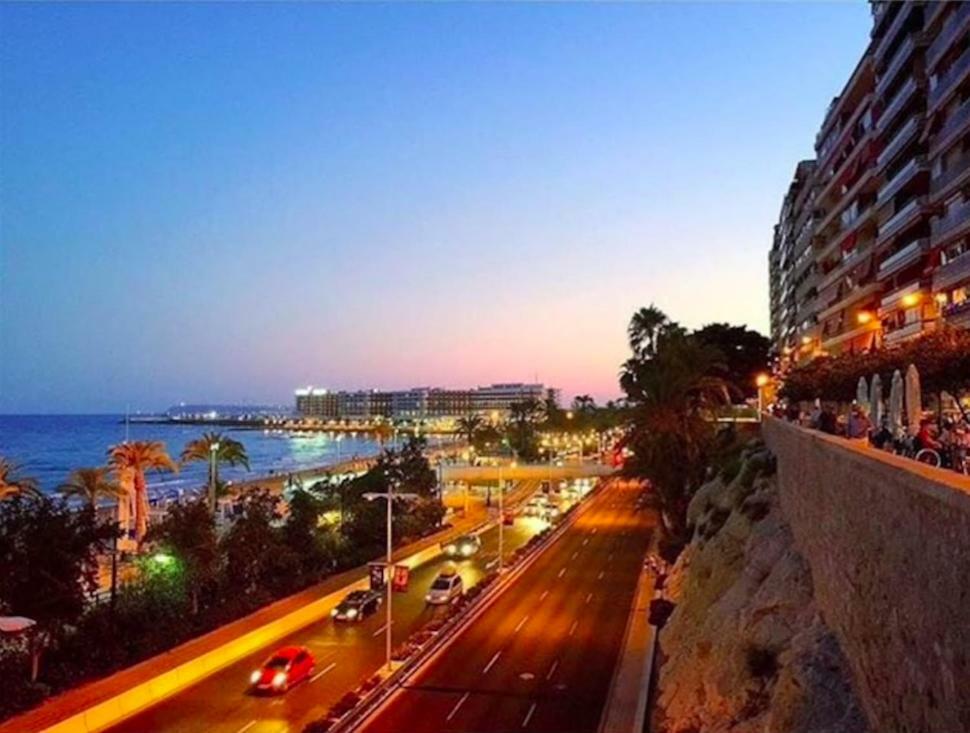 Lovely, New, Bright 3 Mins To 105 Sq Meters Apartment