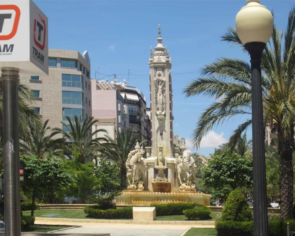 Piso Grande Amplio Grandes Grupos 4 2 Baños, 4ac Y Wifi Apartamento
