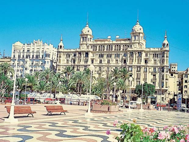 Piso Grande Amplio Grandes Grupos 4 2 Baños, 4ac Y Wifi Apartamento *