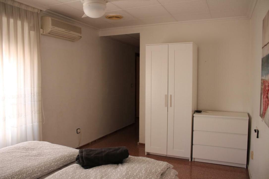 Apartamento Piso Grande Amplio Grandes Grupos 4 2 Baños, 4ac Y Wifi *