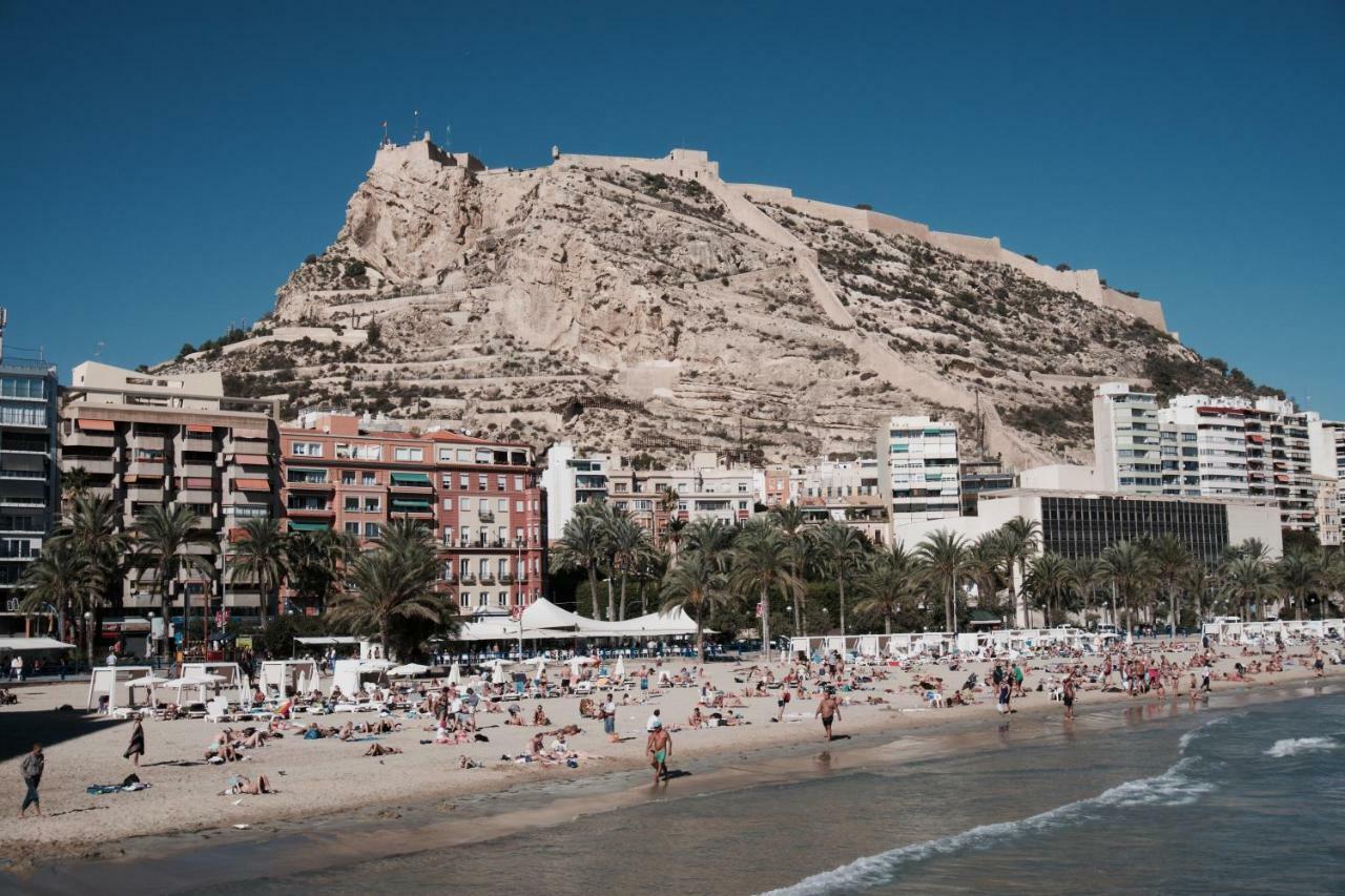 Centrica - Only Women Homestay Alicante