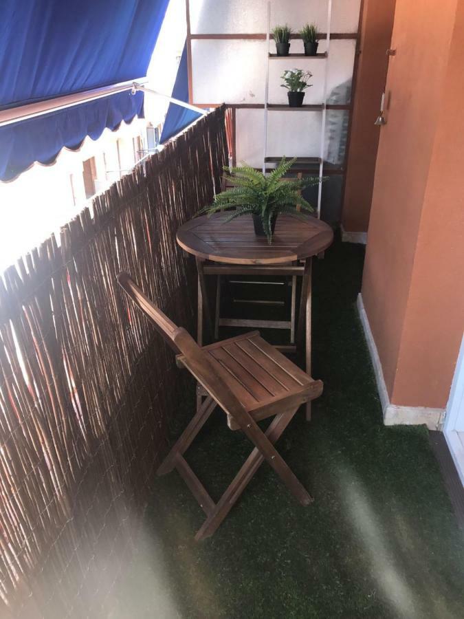Apartamento Espacioso, Luminoso, Coqueto, Y Muy Céntrico *