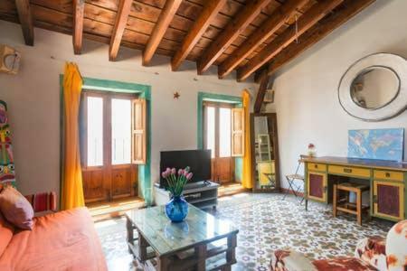 Large Flat Old Town Apartment