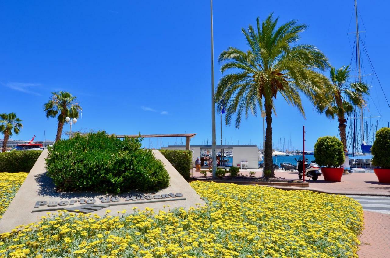 Luxury Beachside Apartamento