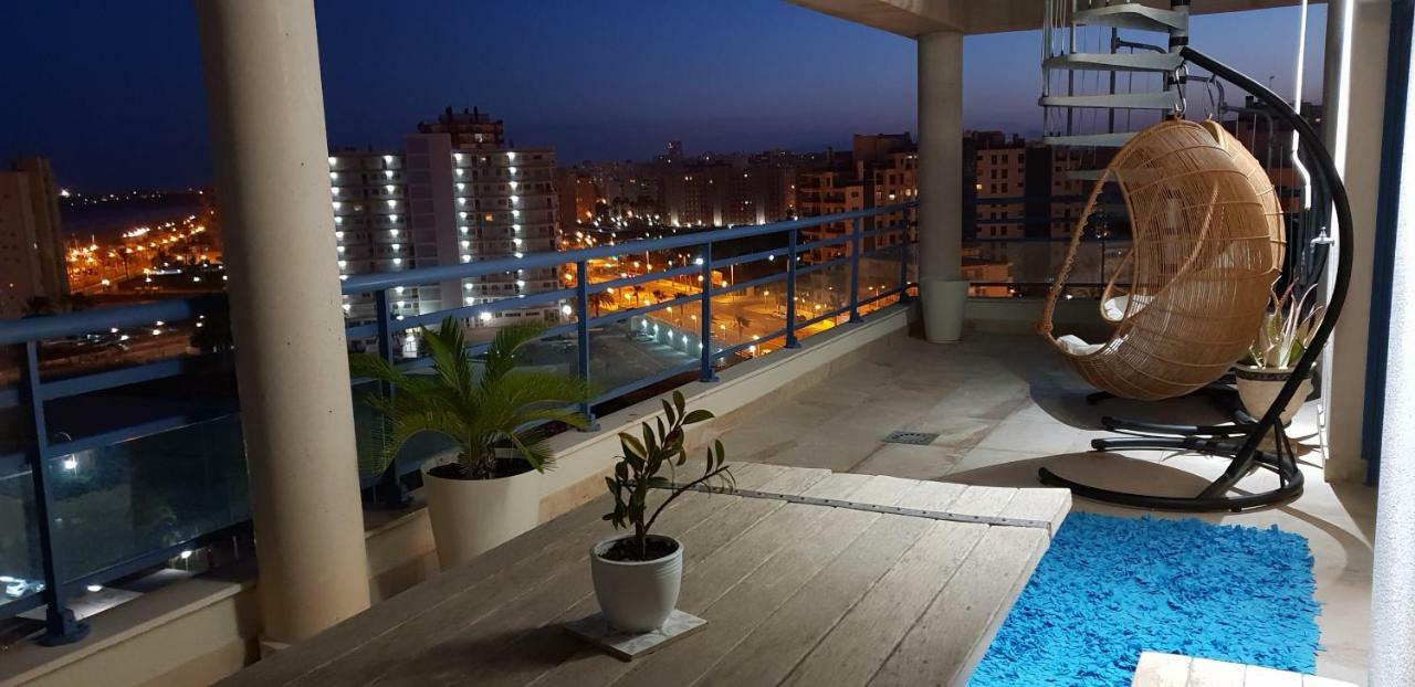 Luxury Penthouse,first Line *